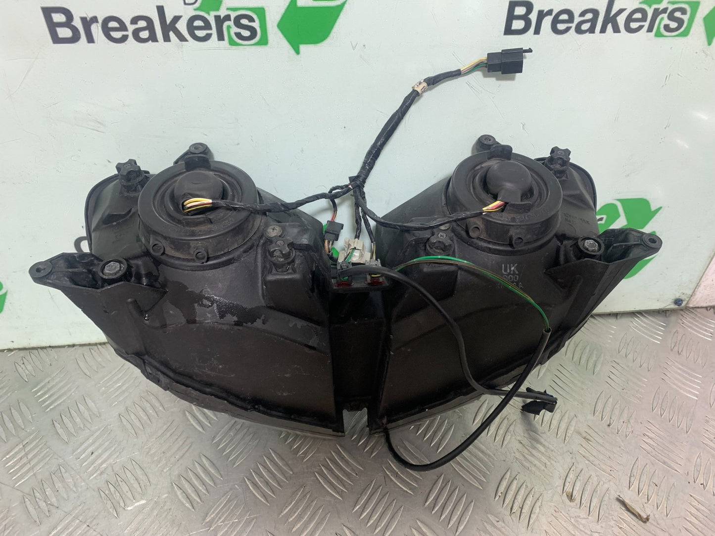 KAWASAKI ZX9R ZX9 E1 HEADLIGHT  YEAR 2000-01 (CMB1171)