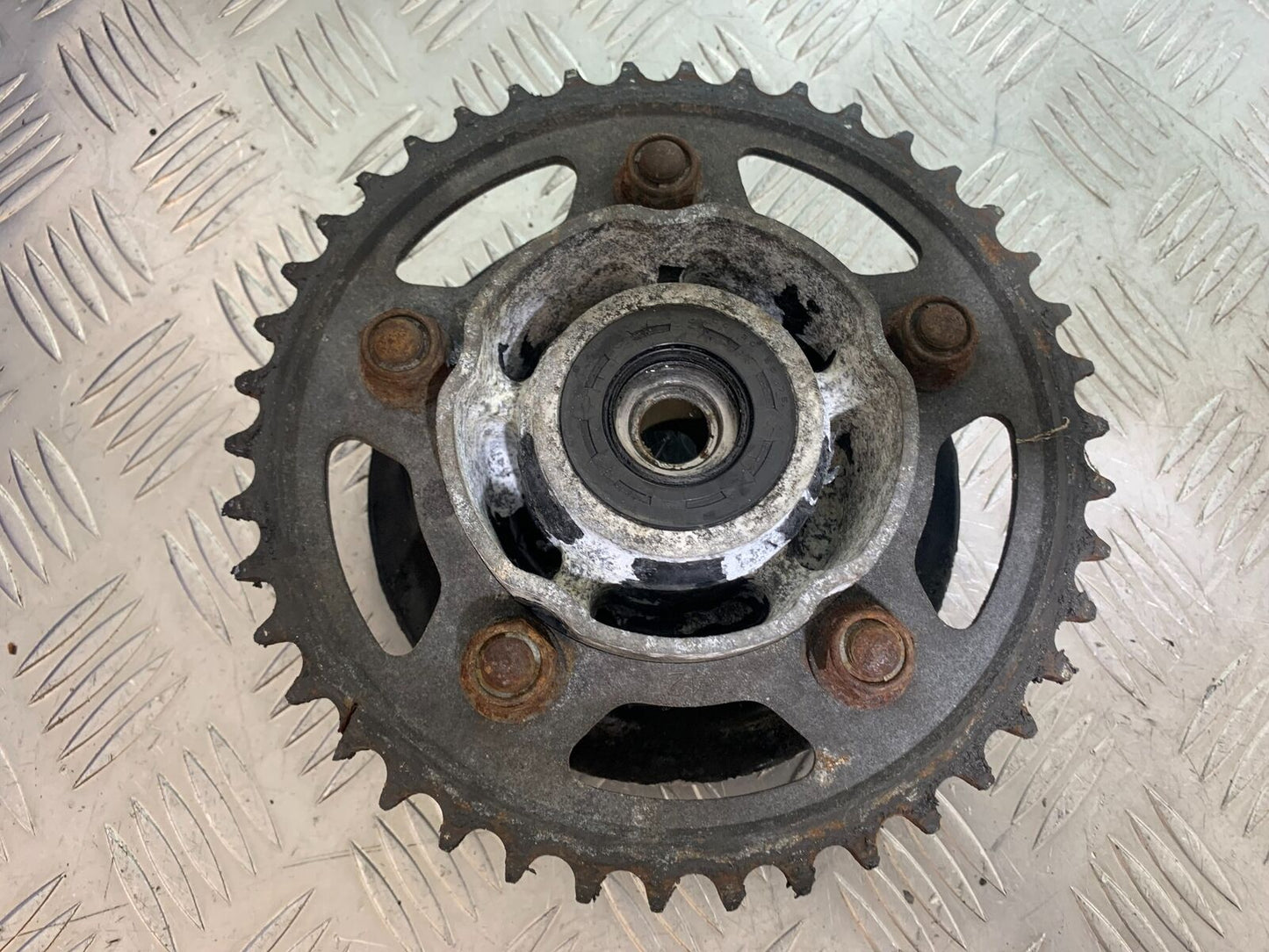 HONDA CB600 CB 600 HORNET REAR SPROCKET CARRIER   YEAR 1998 -2002 (CMB1126)