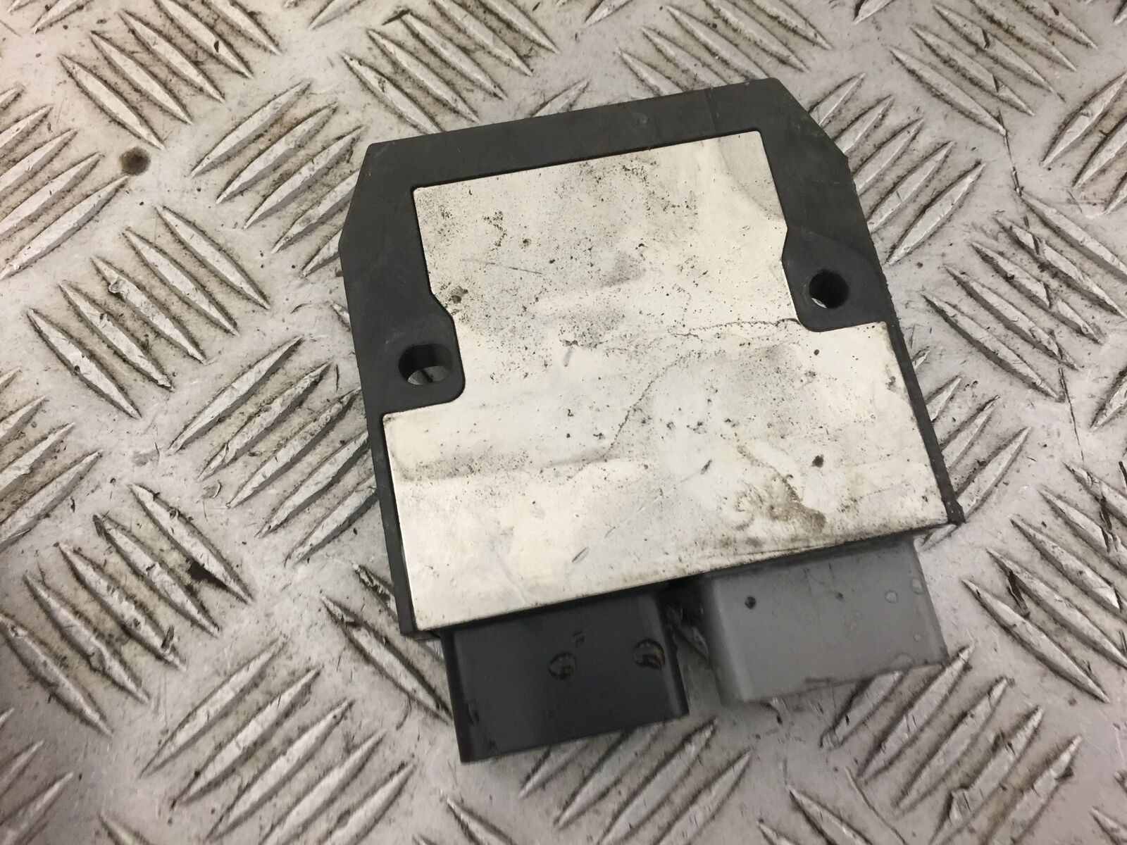 HONDA CB650 F CB 650 FA-H REGULATOR  YEAR 2017-2019 STOCK 403
