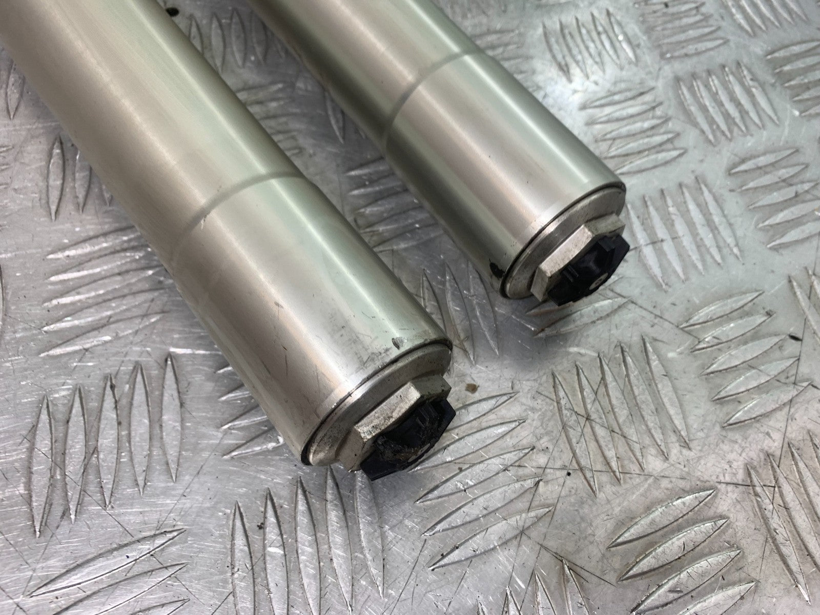 TRIUMPH TIGER 800 XRT FORKS (DAMAGED SOLD AS PARTS)   2018-2020 (CMB1193)