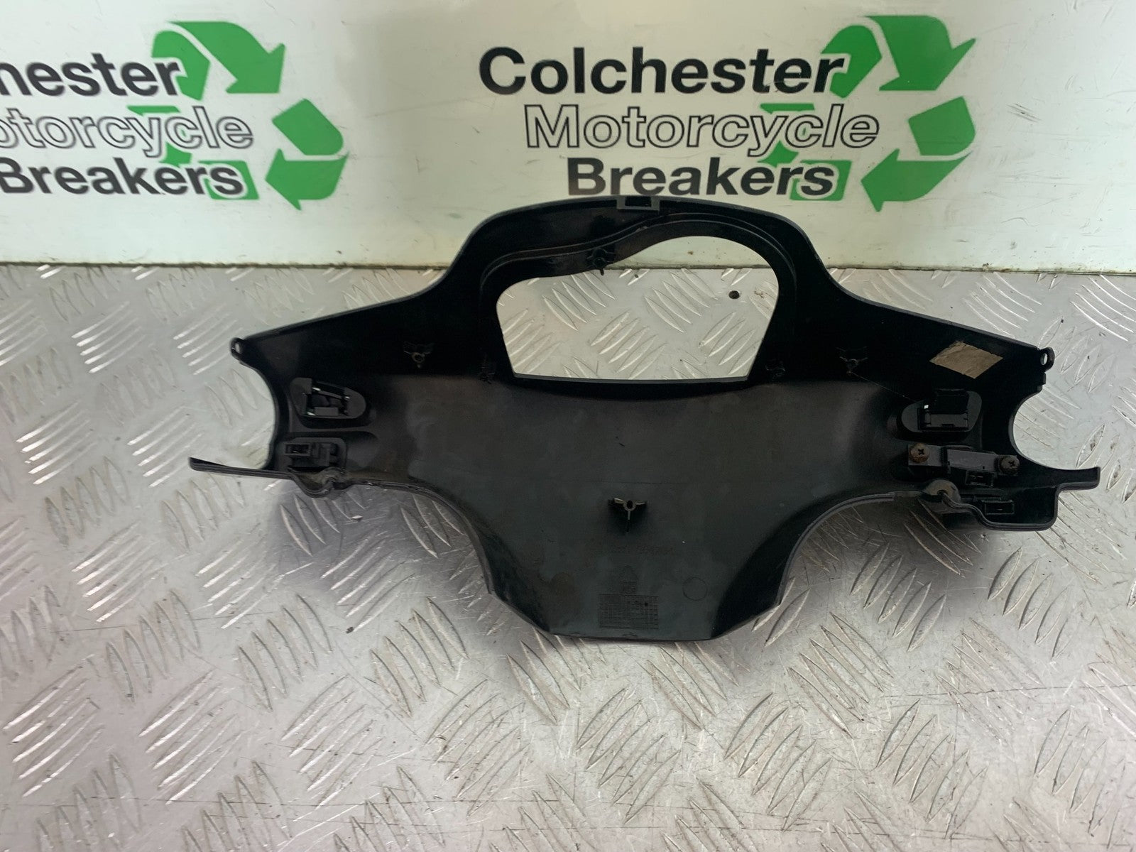 PIAGGIO VESPA LXS S 50 CLOCKS SURROUND & SWITCHES    YEAR 2007-2016 (CMB1290)