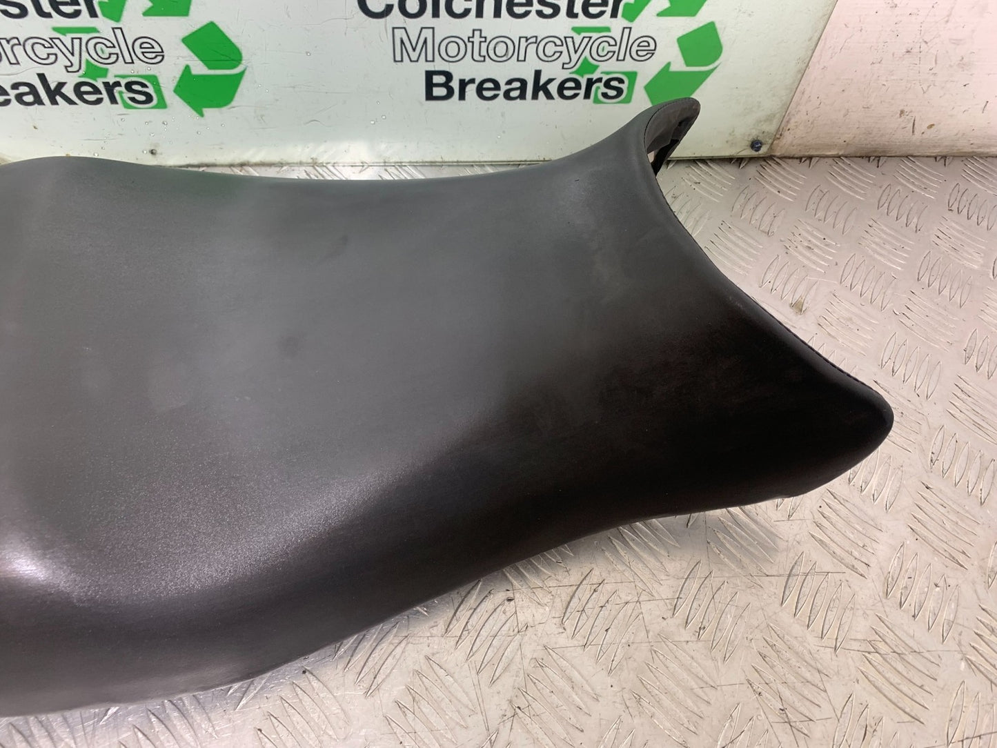 HONDA CBR1100 BLACKBIRD SEAT  YEAR 1999-2005 (CMB1232)