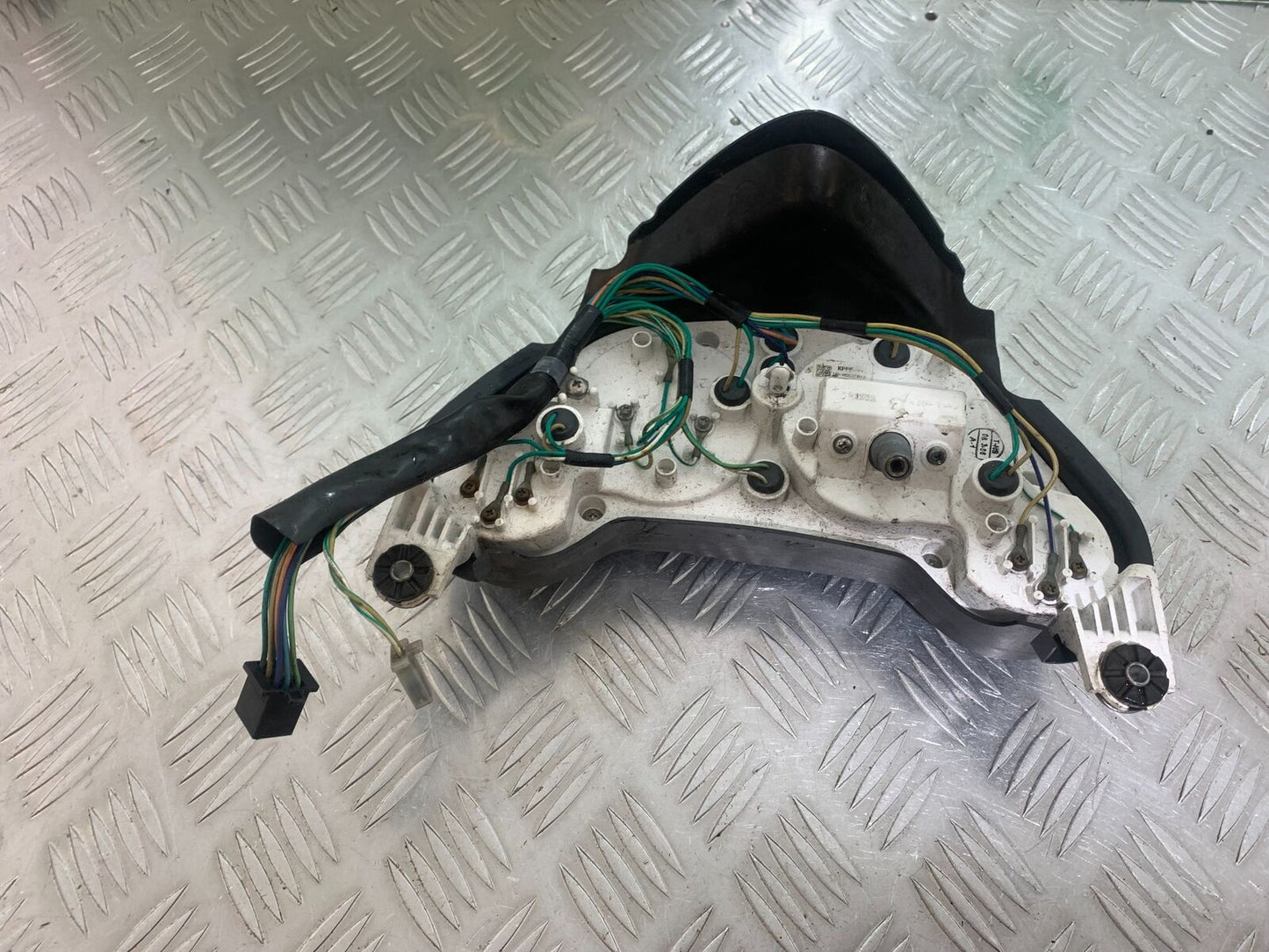 HONDA CBR125 CBR 125 CLOCKS SPEEDO DASH YEAR 2004-06  (CMB1040)