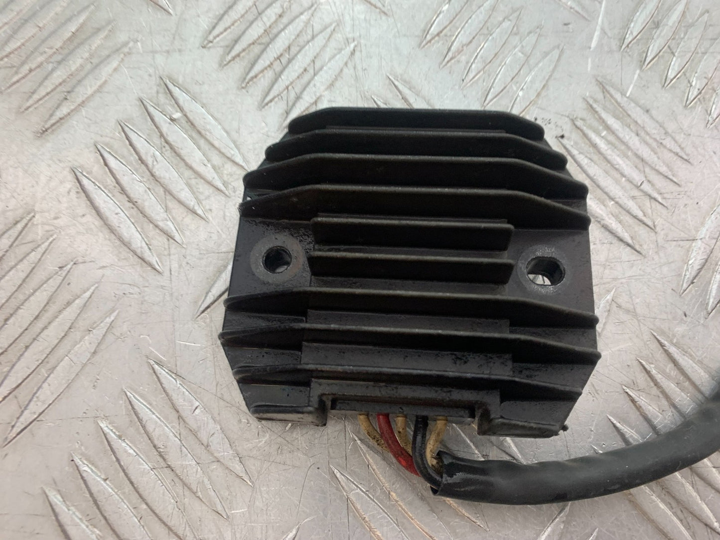YAMAHA FZS600 FAZER 600 REGULATOR   YEAR 1998-2001 (CMB1267)