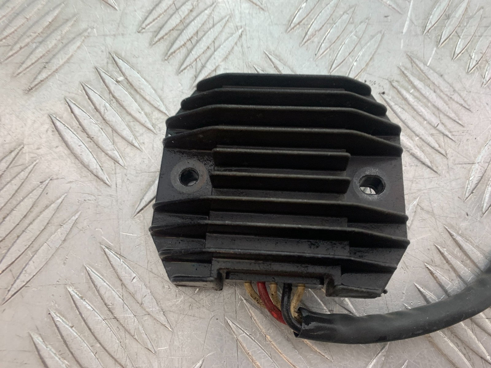 YAMAHA FZS600 FAZER 600 REGULATOR   YEAR 1998-2001 (CMB1267)