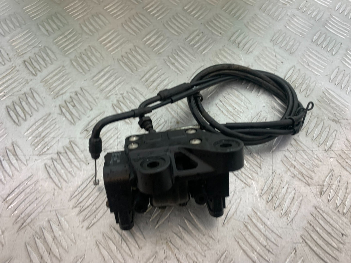 APRILIA TUONO 1000 V4 THROTTLE DEMAND SENSOR AND CABLES YEAR 2013-2014 (CMB1239)