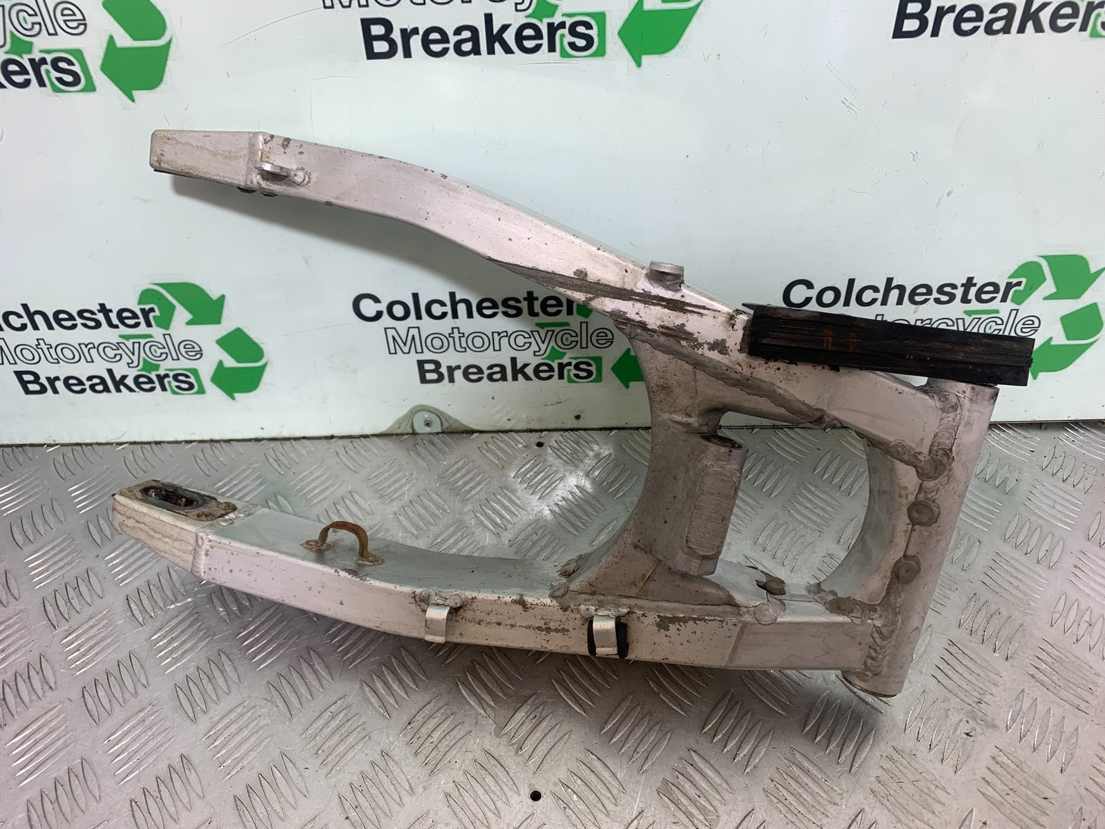 SUZUKI GSF1200  GSF 1200 BANDIT SWINGARM  YEAR 1997-2000 (CMB1149)