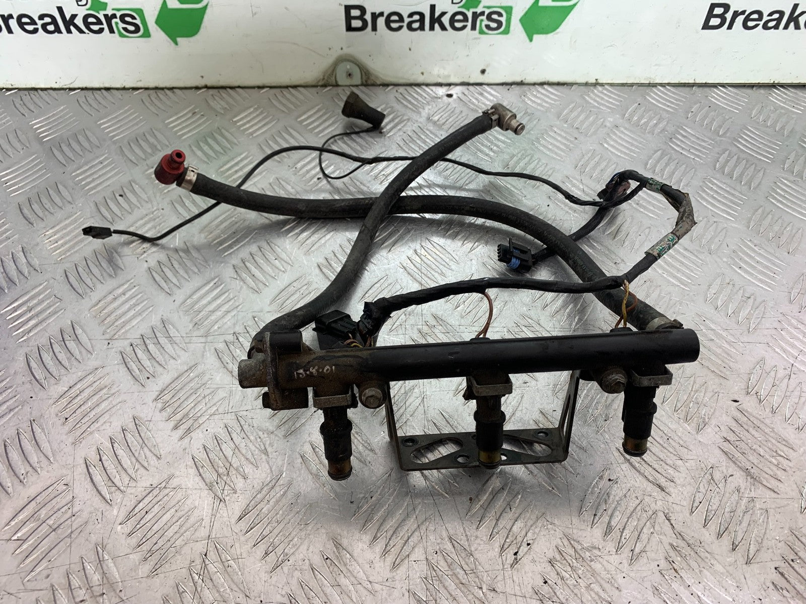 TRIUMPH 955i DAYTONA INJECTORS  YEAR 2002-2006 (CMB1229)