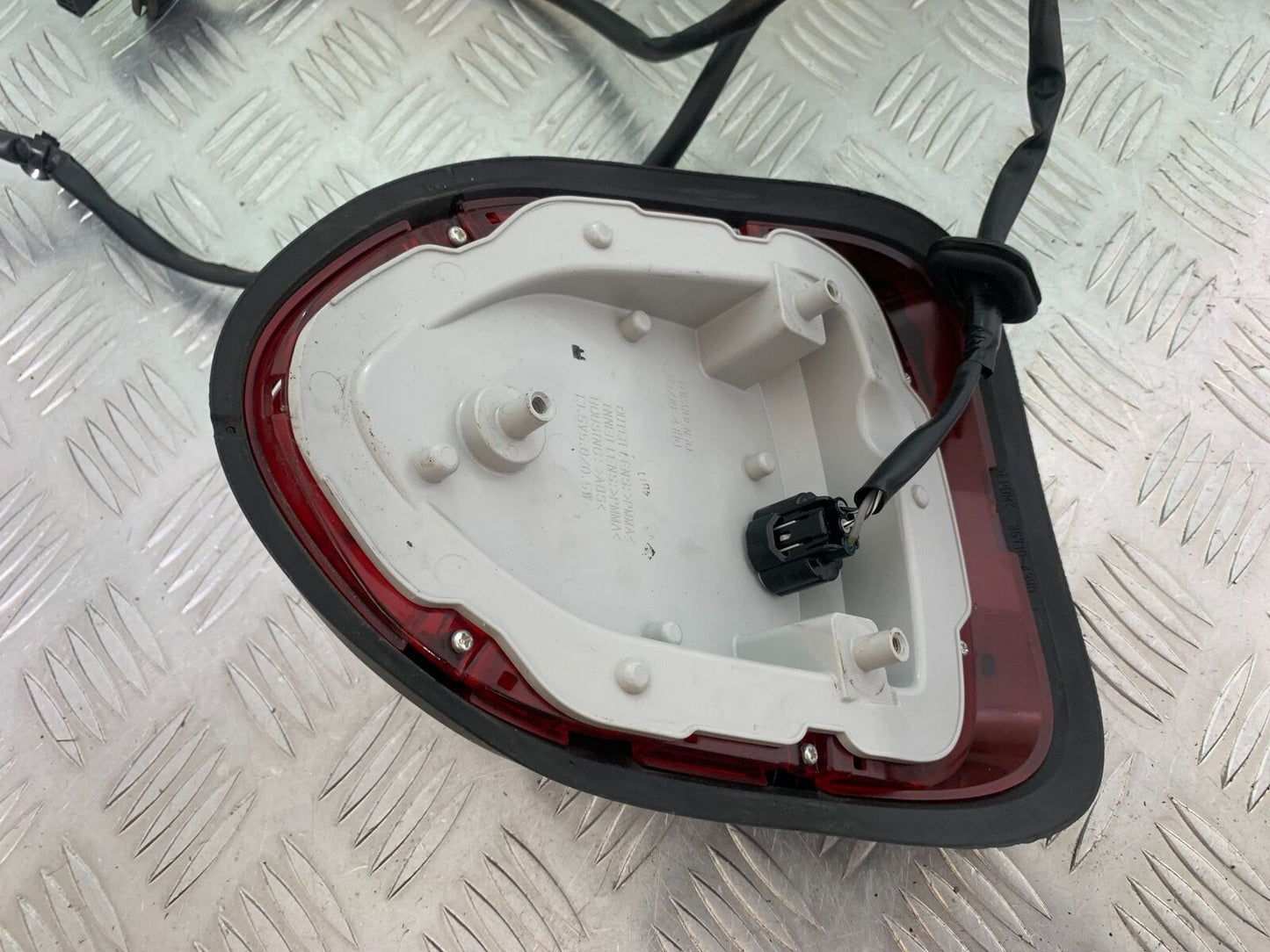 SUZUKI INTRUDER VL800 C800 REAR LIGHT  YEAR 2012-16 (CMB1039)