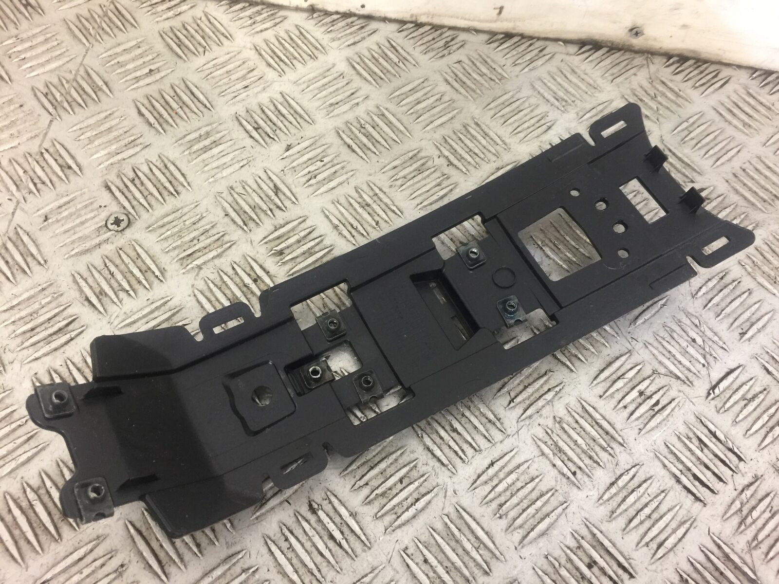 YAMAHA MT07 MT-07 UNDERTRAY  YEAR 2014 (STOCK 467)