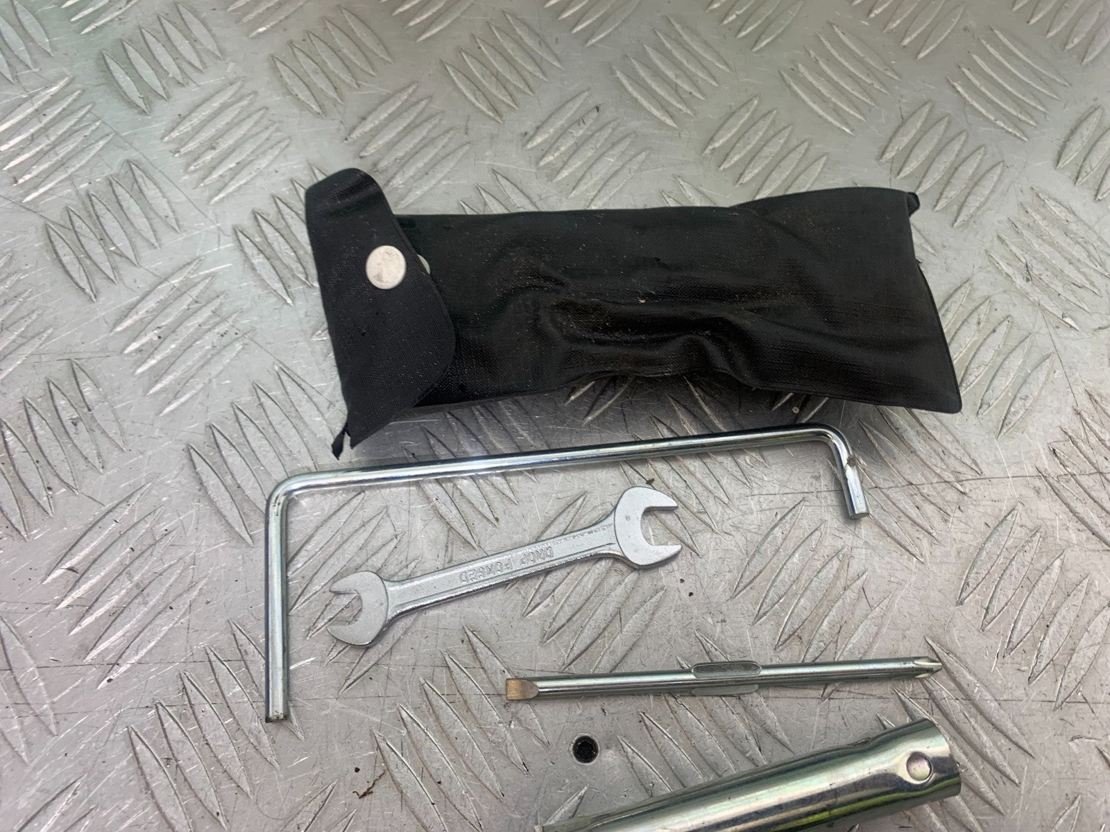 SUZUKI AN 200 UH 200 TOOL KIT YEAR 2007-2009 (CMB1256)