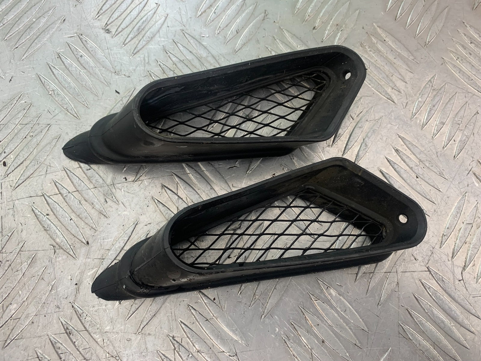 KAWASAKI GTR1400 GTR 1400 AIR TUBES GRILLS YEAR 2007-2009 (CMB1306)