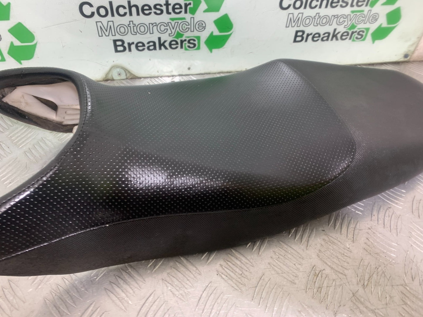 SUZUKI GS500 GS 500 SEAT   YEAR 2001-2008 (CMB1254)