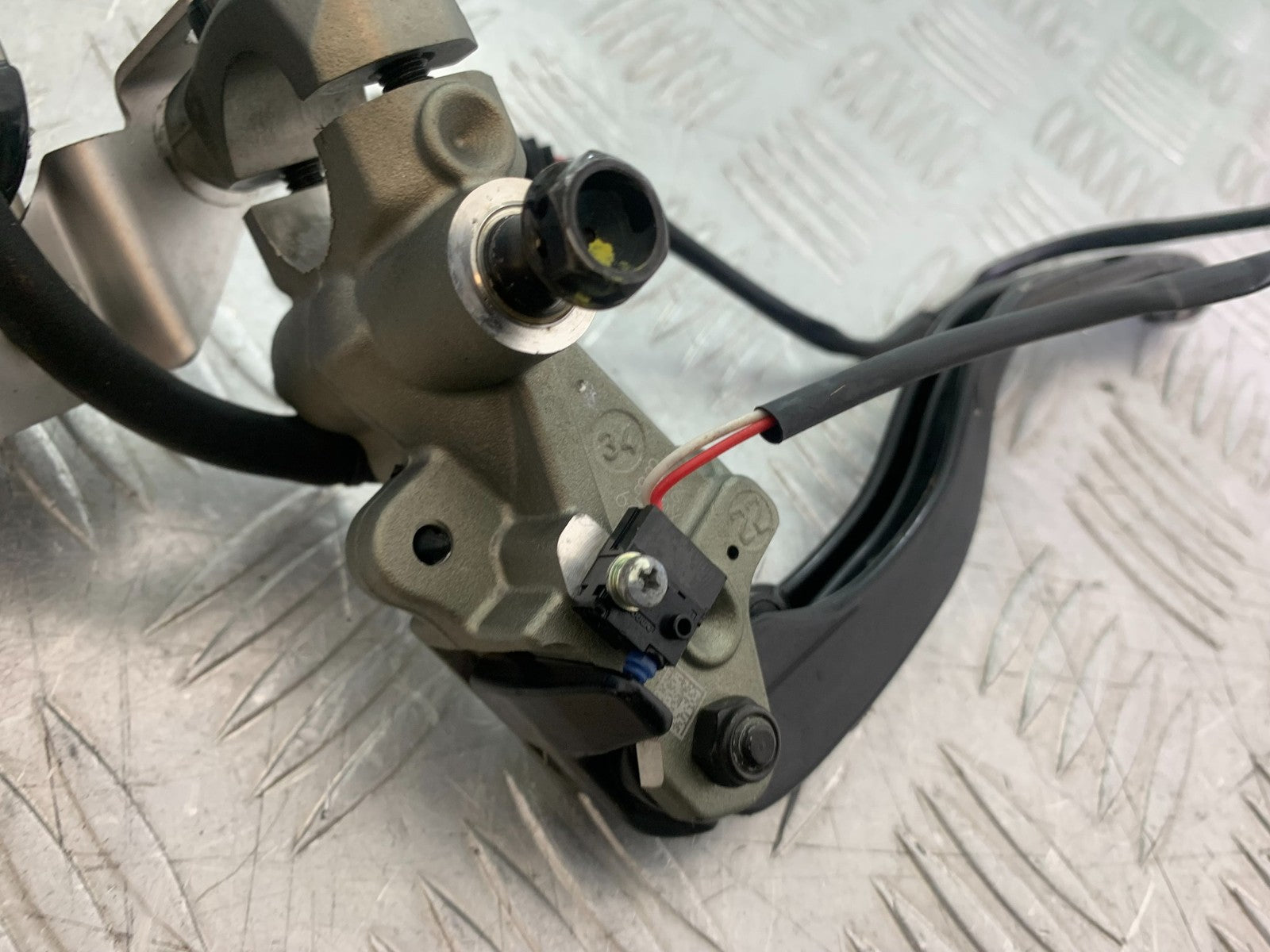 DUCATI 937 MONSTER FRONT MASTER CYLINDER  YEAR 2021-2024 (CMB1270)