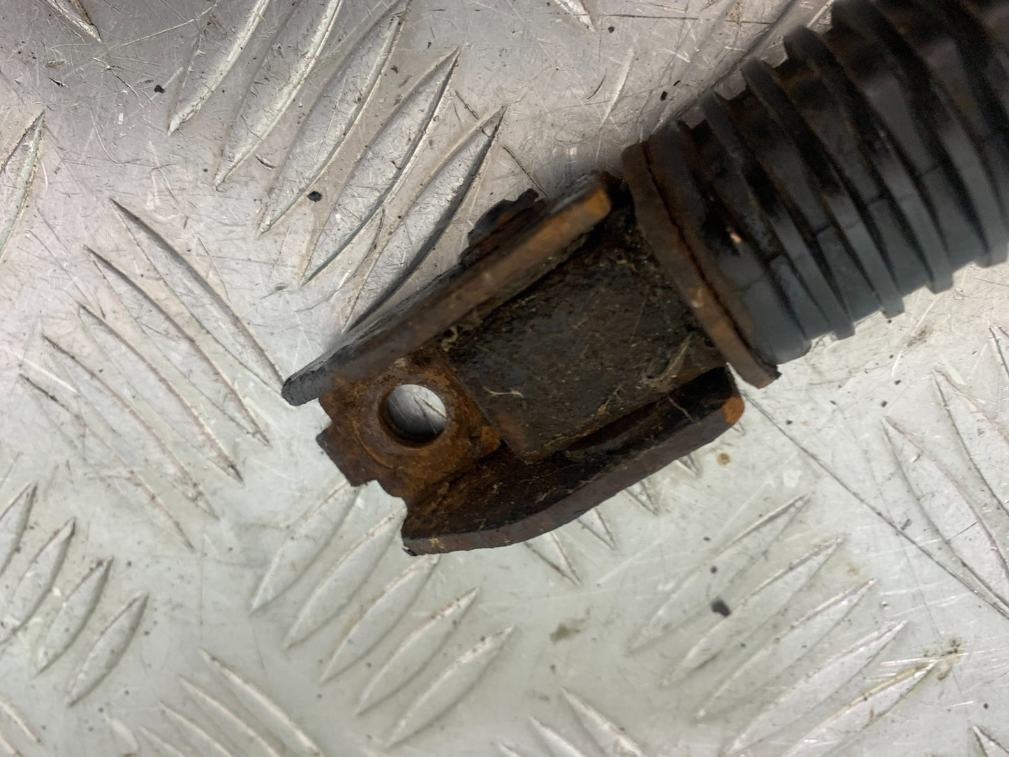 HONDA GL500 GL 500 SILVERWING 1 X REAR PEG YEAR 1981-82 (CMB1168)