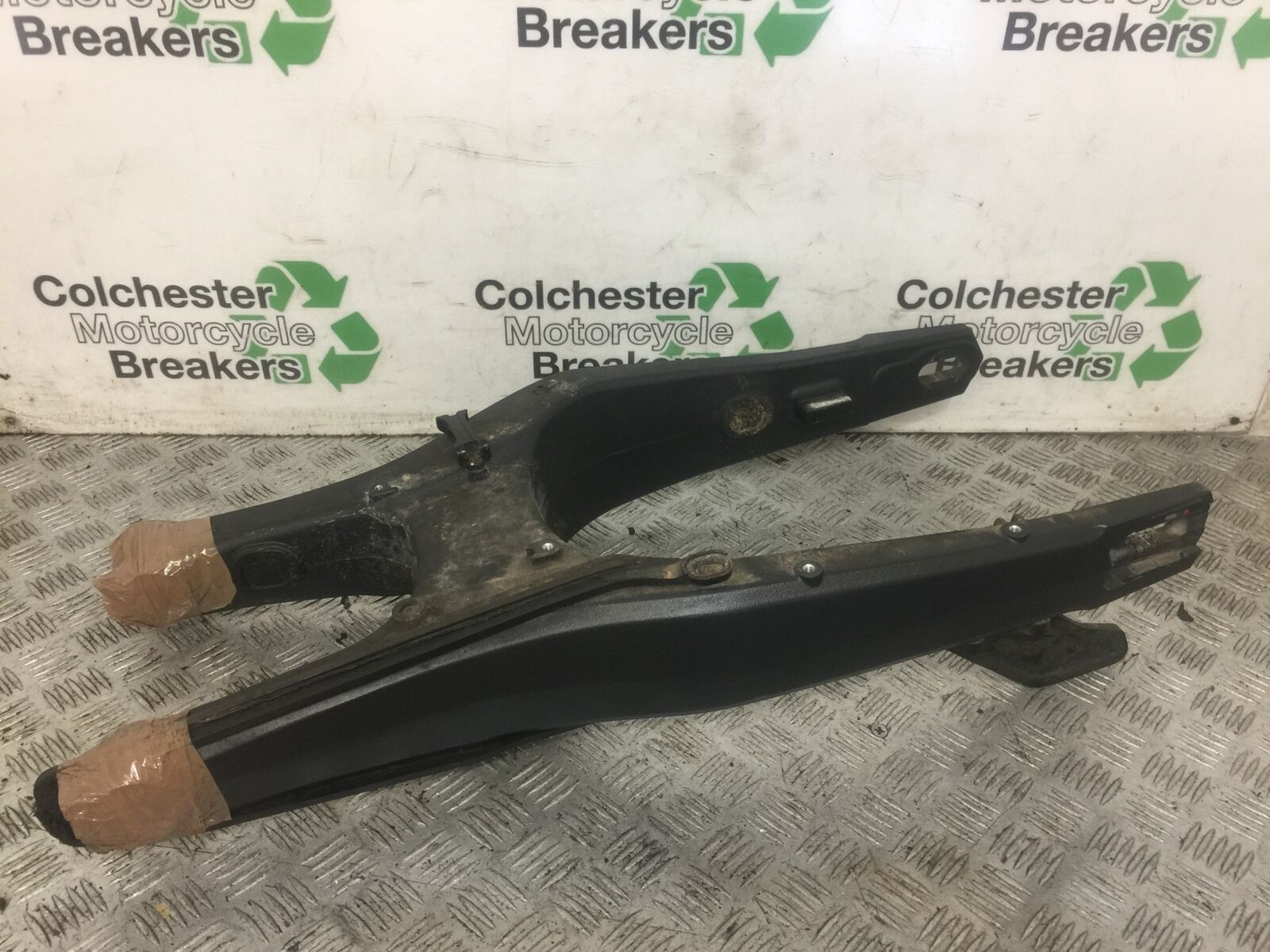 HONDA CRF1000 AFRICA TWIN SWINGARM  YEAR 2016-2019 (STOCK 695)