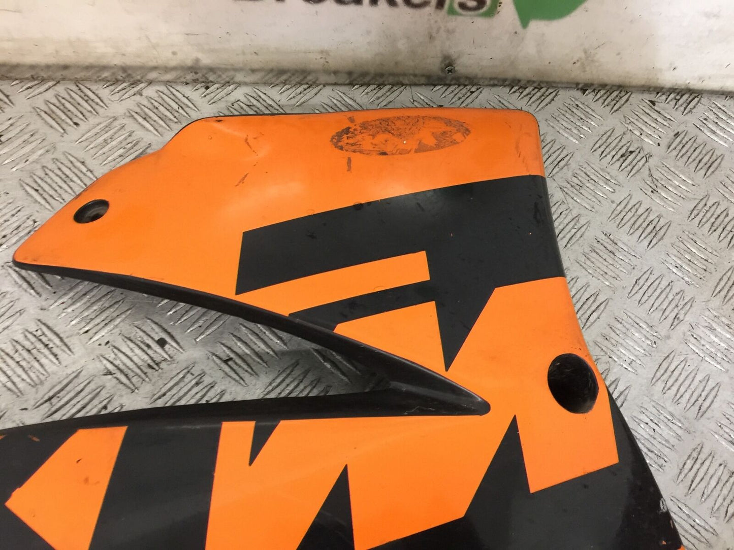 KTM400 KTM 400 LC4-E RIGHT TANK PANEL  YEAR 2000 (STOCK 898)