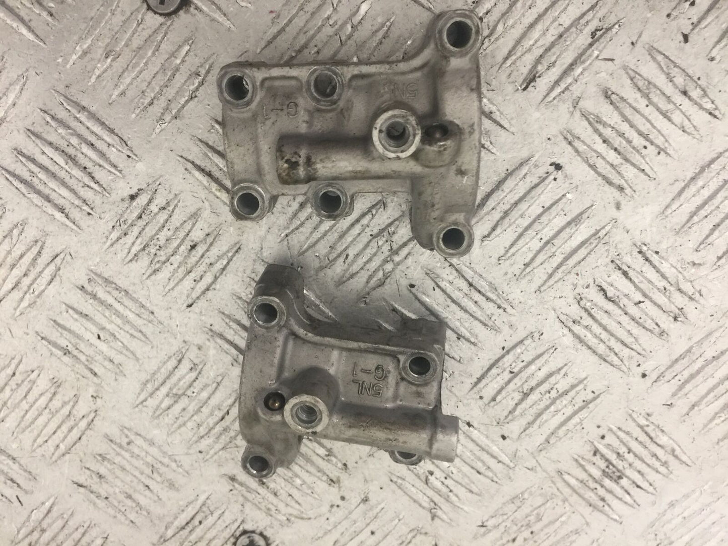 YAMAHA YZF250 YZF 250 CAMSHAFT CAPS YEAR 2004 (STOCK 792)