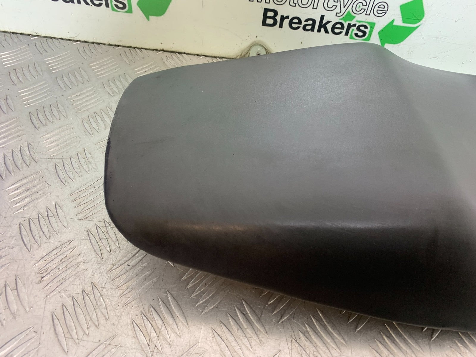 HONDA CBR1100 BLACKBIRD SEAT  YEAR 1999-2005 (CMB1232)