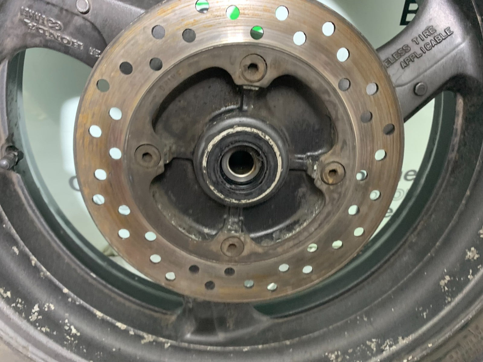 HONDA CB600 CB 600 HORNET REAR WHEEL    YEAR 1998-2002 (CMB1297)
