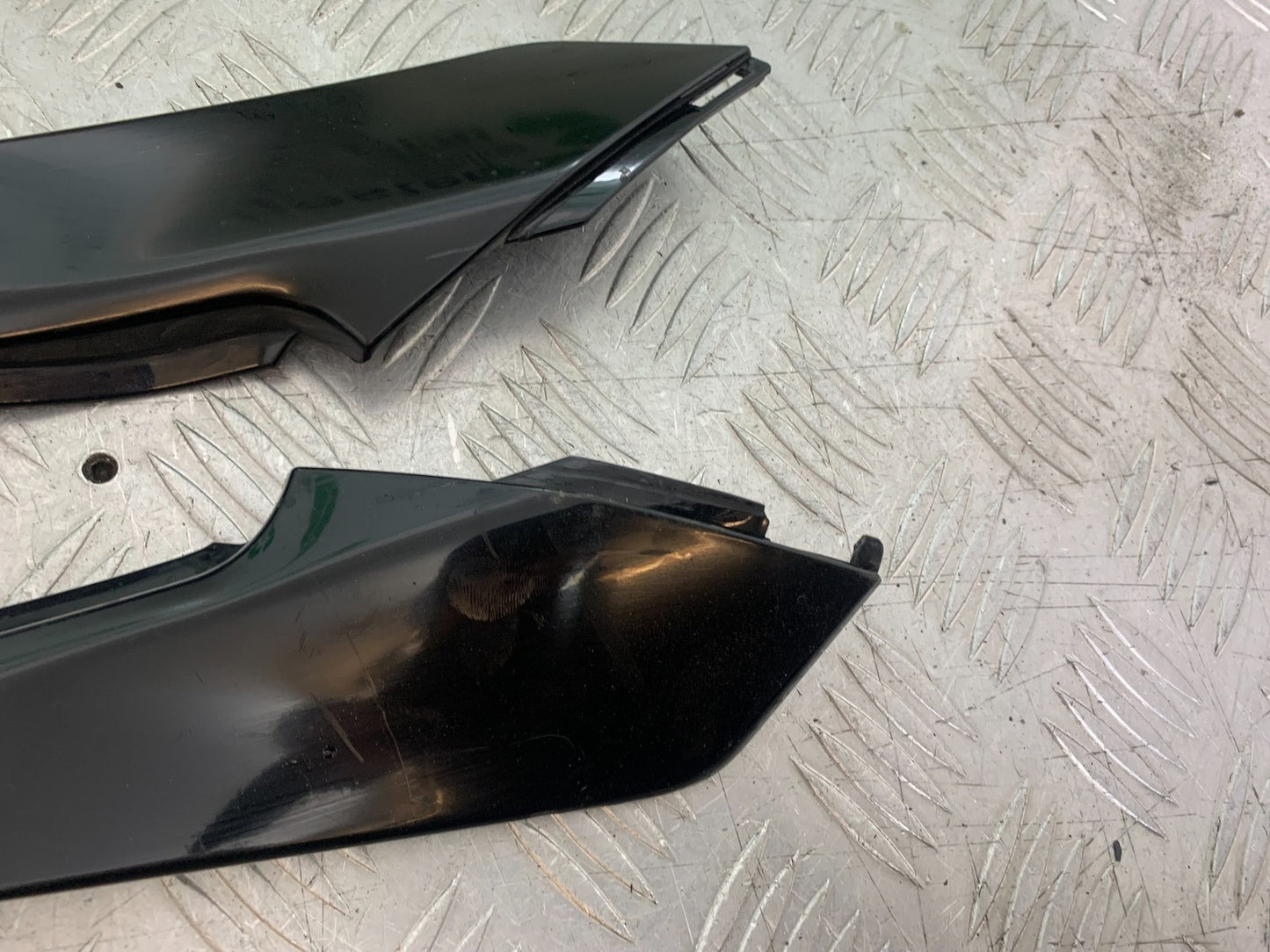 HONDA CBR1000 rr FIREBLADE LEFT & RIGHT SIDE INFILLS 2012-2016 (CMB1280)