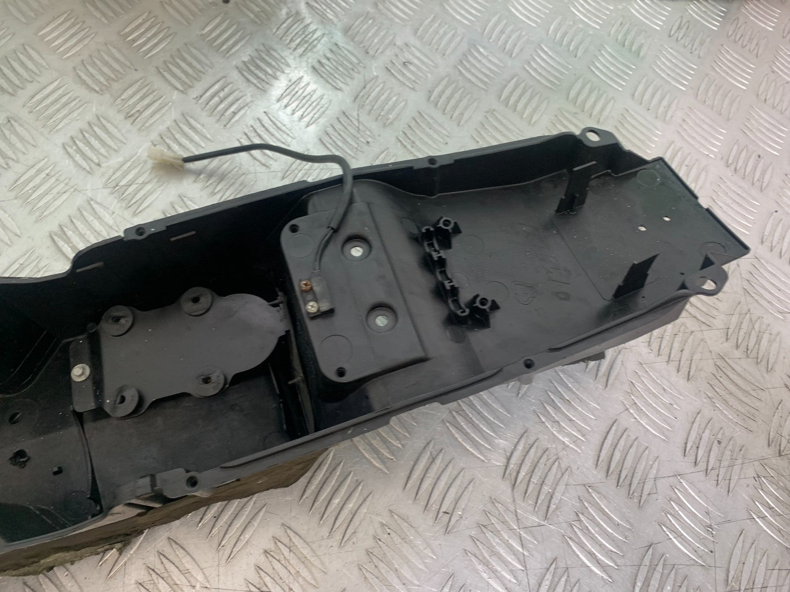 KTM 990 SUPER DUKE UNDERTRAY YEAR 2007-2011  (CMB1207)