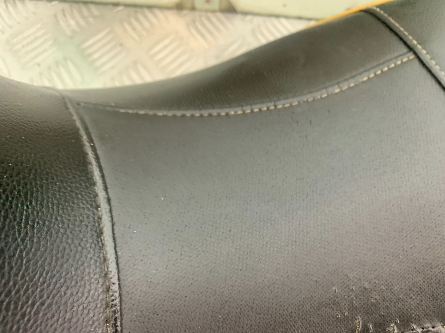 KAWASAKI ZZR1100 D SEAT    YEAR 1993-2001 (CMB1164)