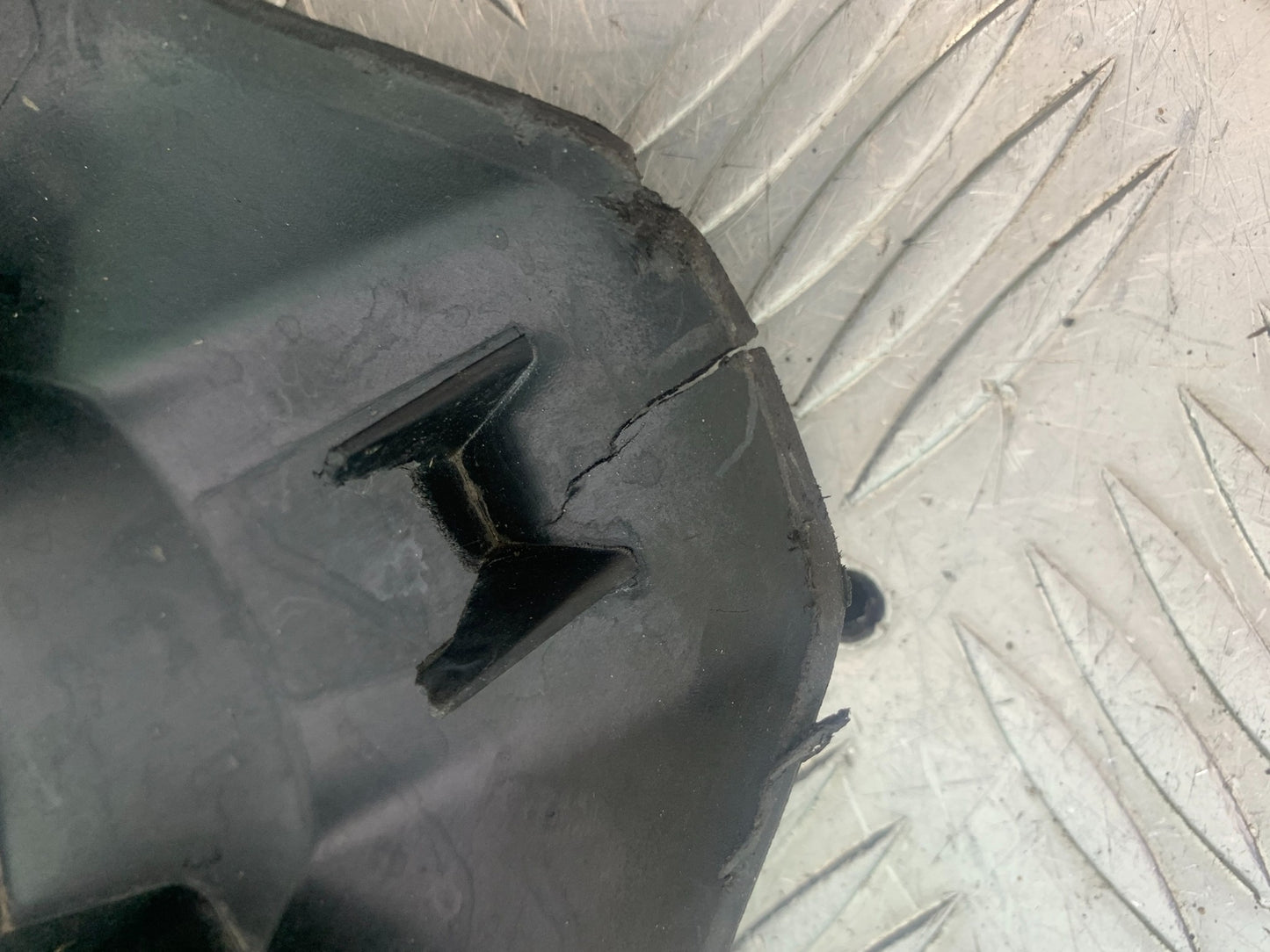 BMW M1000 R UNDERTRAY YEAR 2023-2024 (CMB1140)