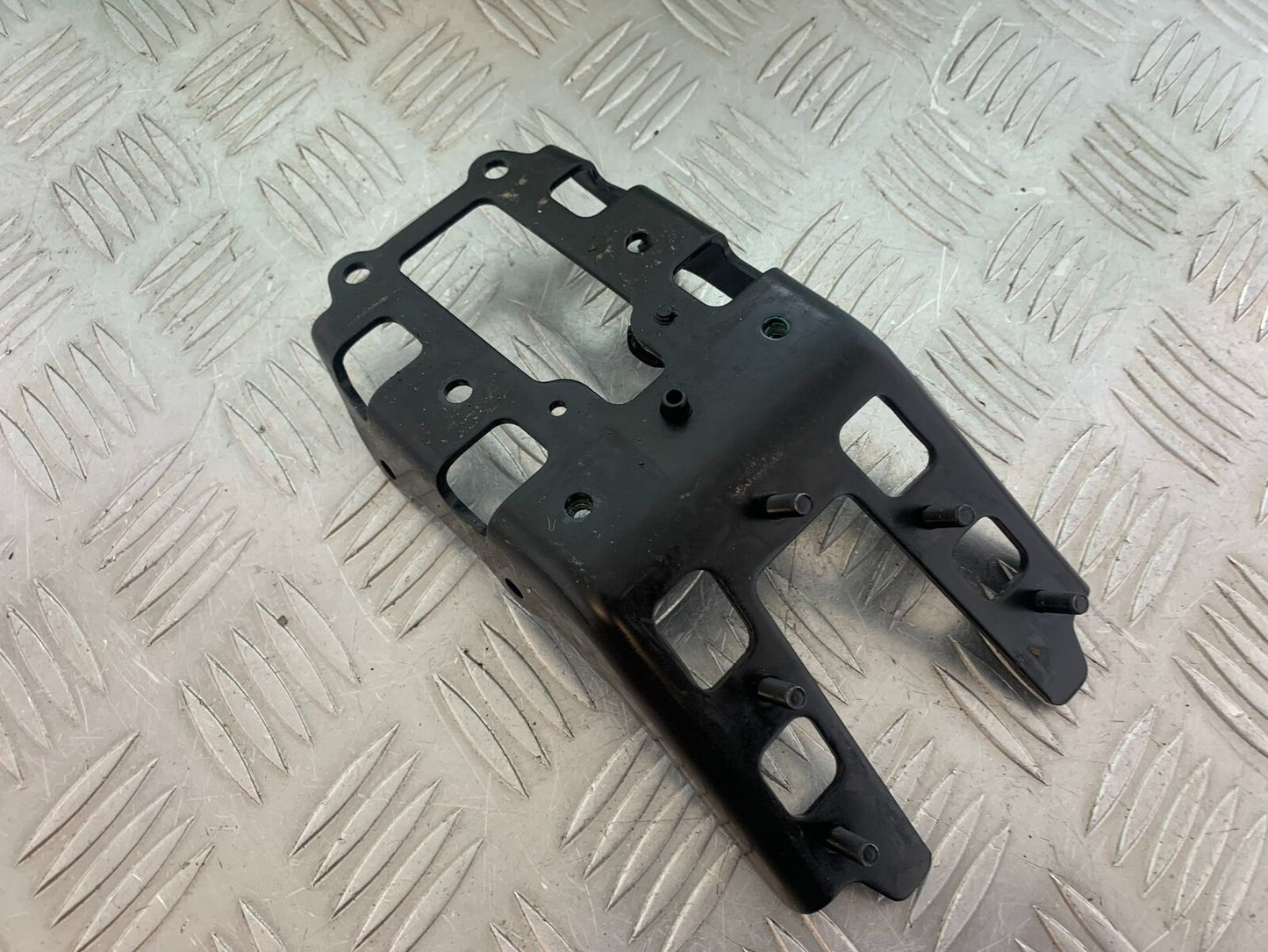 YAMAHA XSR900 XSR 900 REAR MUDGUARD BRACKET    YEAR 2021-2022 (CMB1073)