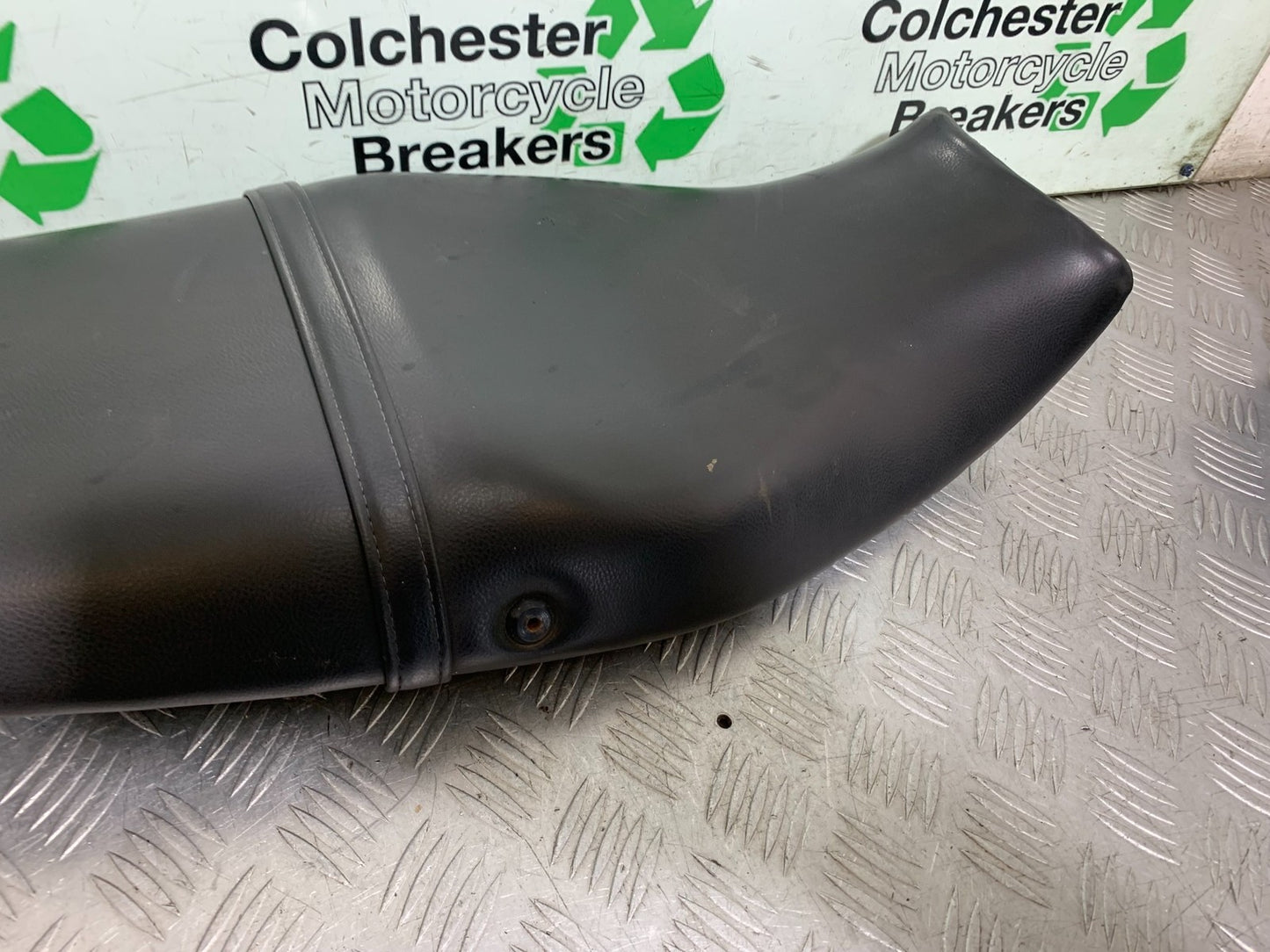 TRIUMPH 955I SPRINT RS SEAT  YEAR 1999-03 (CMB1313)