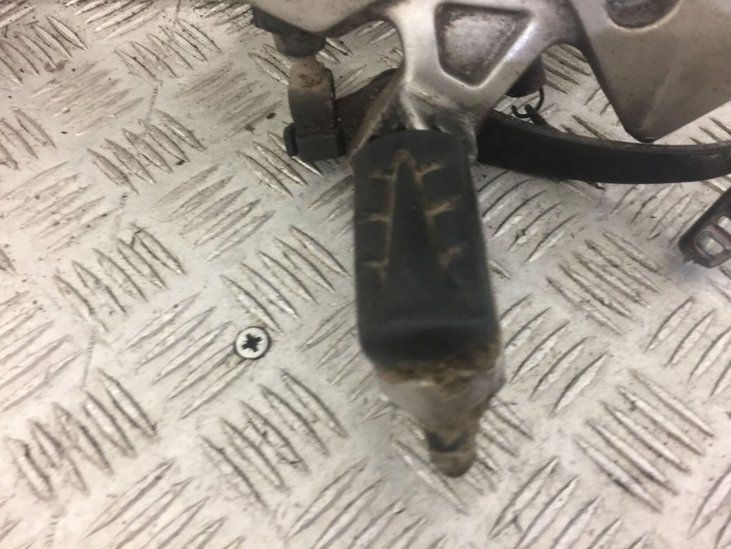HONDA CBR 500 R  CBR500 R FRONT RIGHT HANGER AND PEG  YEAR 2014  (STOCK 392)