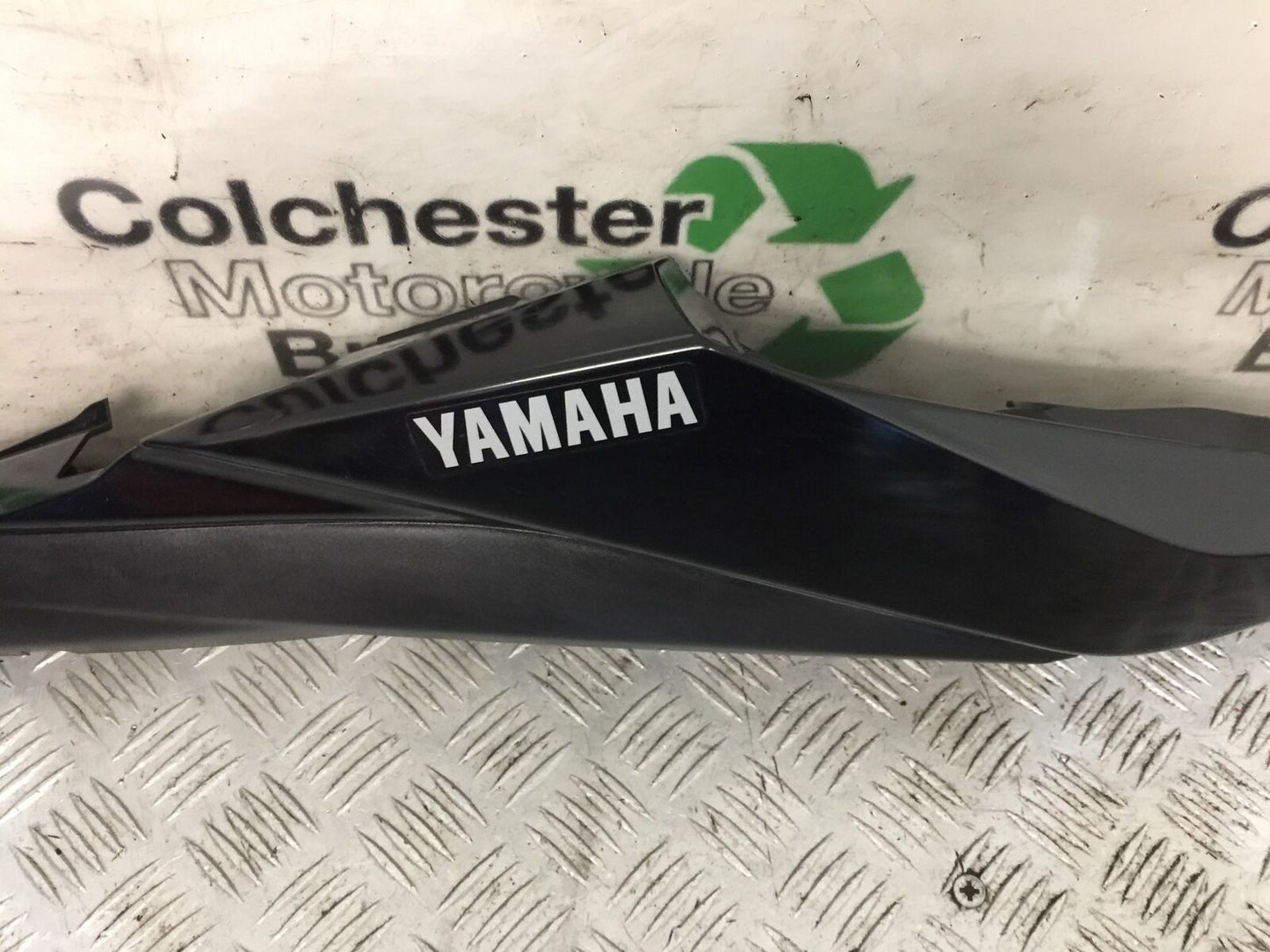 YAMAHA MT03 RIGHT SEAT PANEL   YEAR 2018  (STOCK 801)
