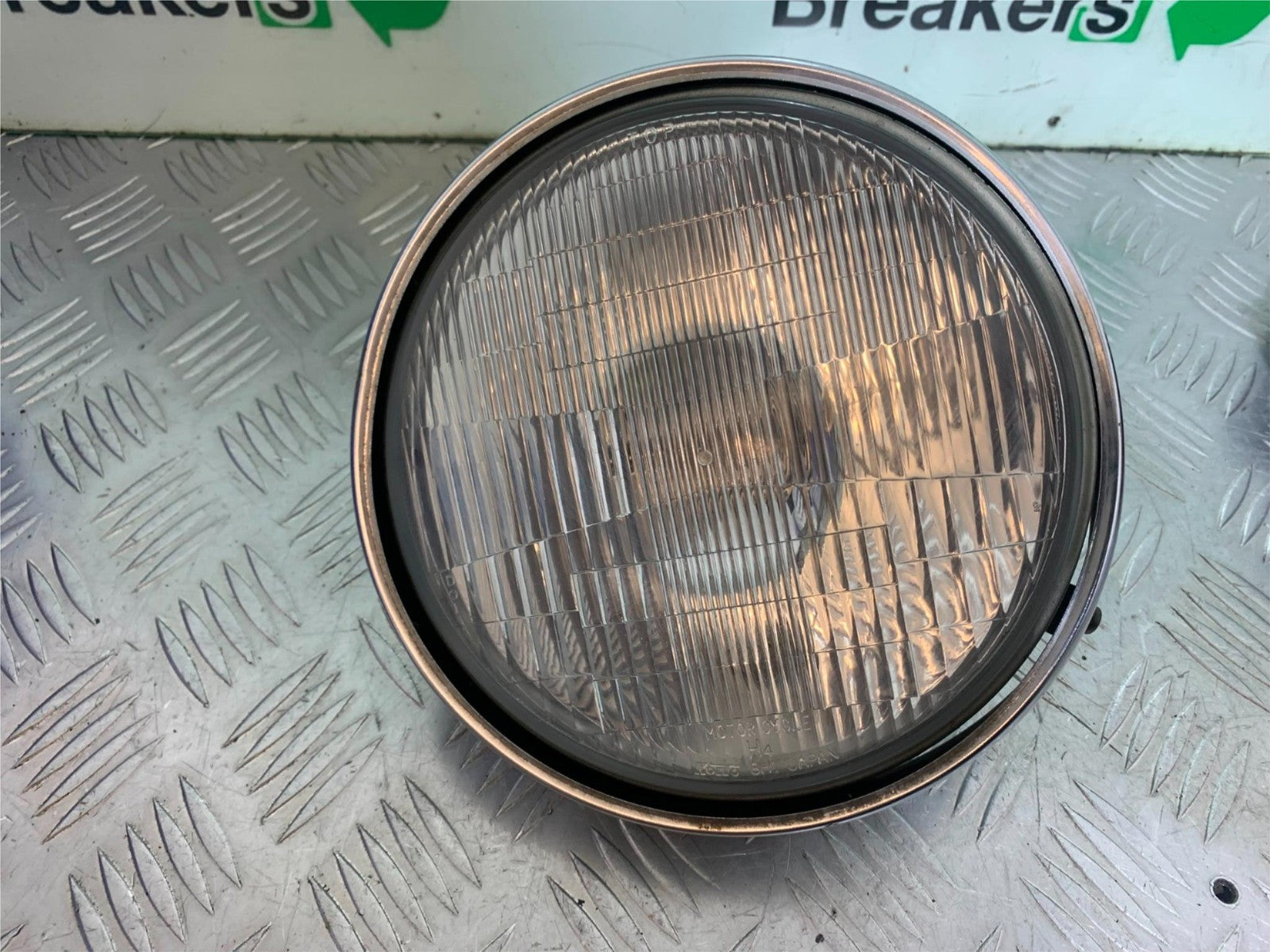 YAMAHA XJR1300 XJR 1300 HEADLIGHT  YEAR  1999-2003 (CMB1119)