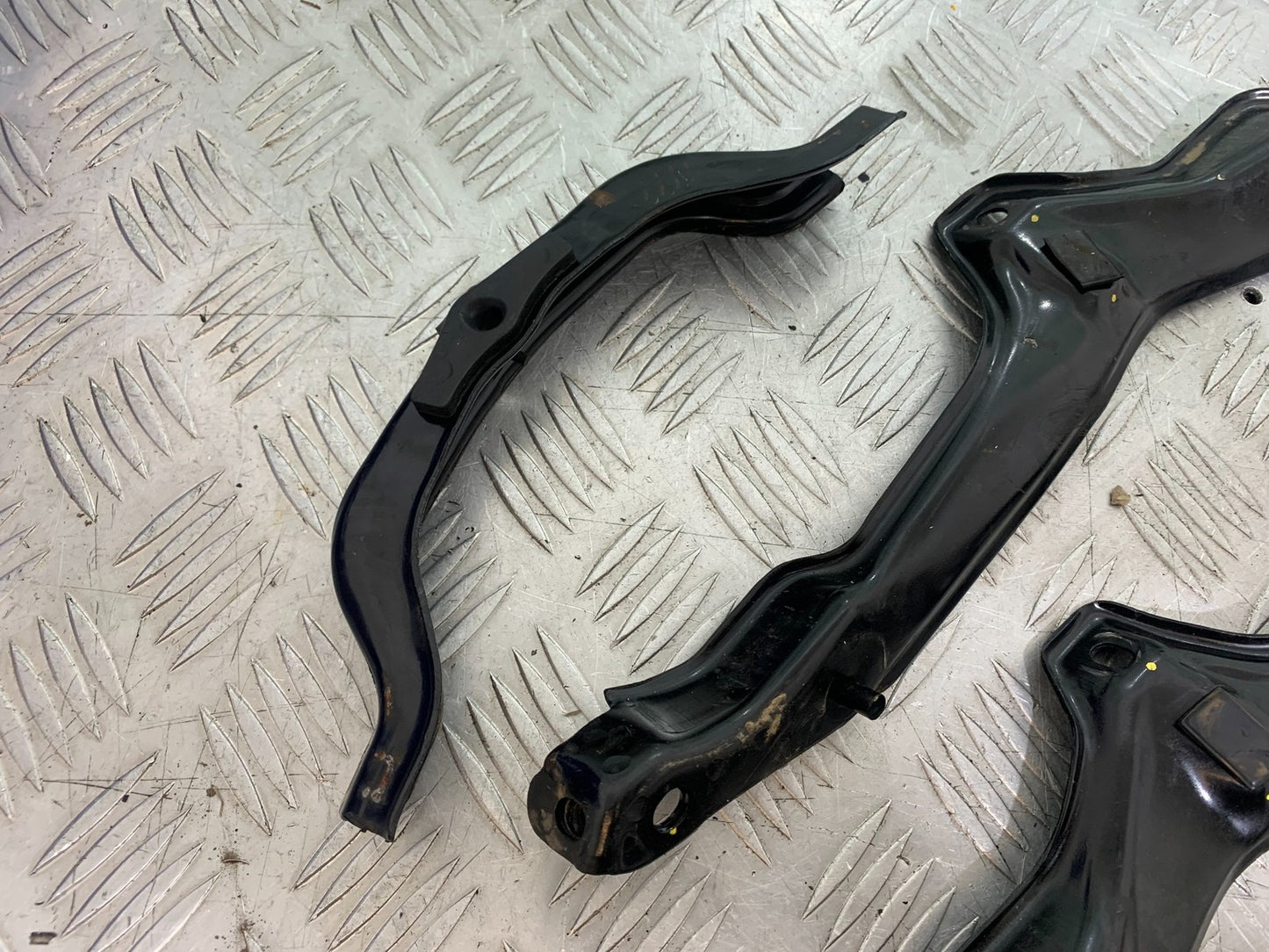 KTM 125 DUKE  BRACKETS  YEAR 2018-2023 (CMB1185)