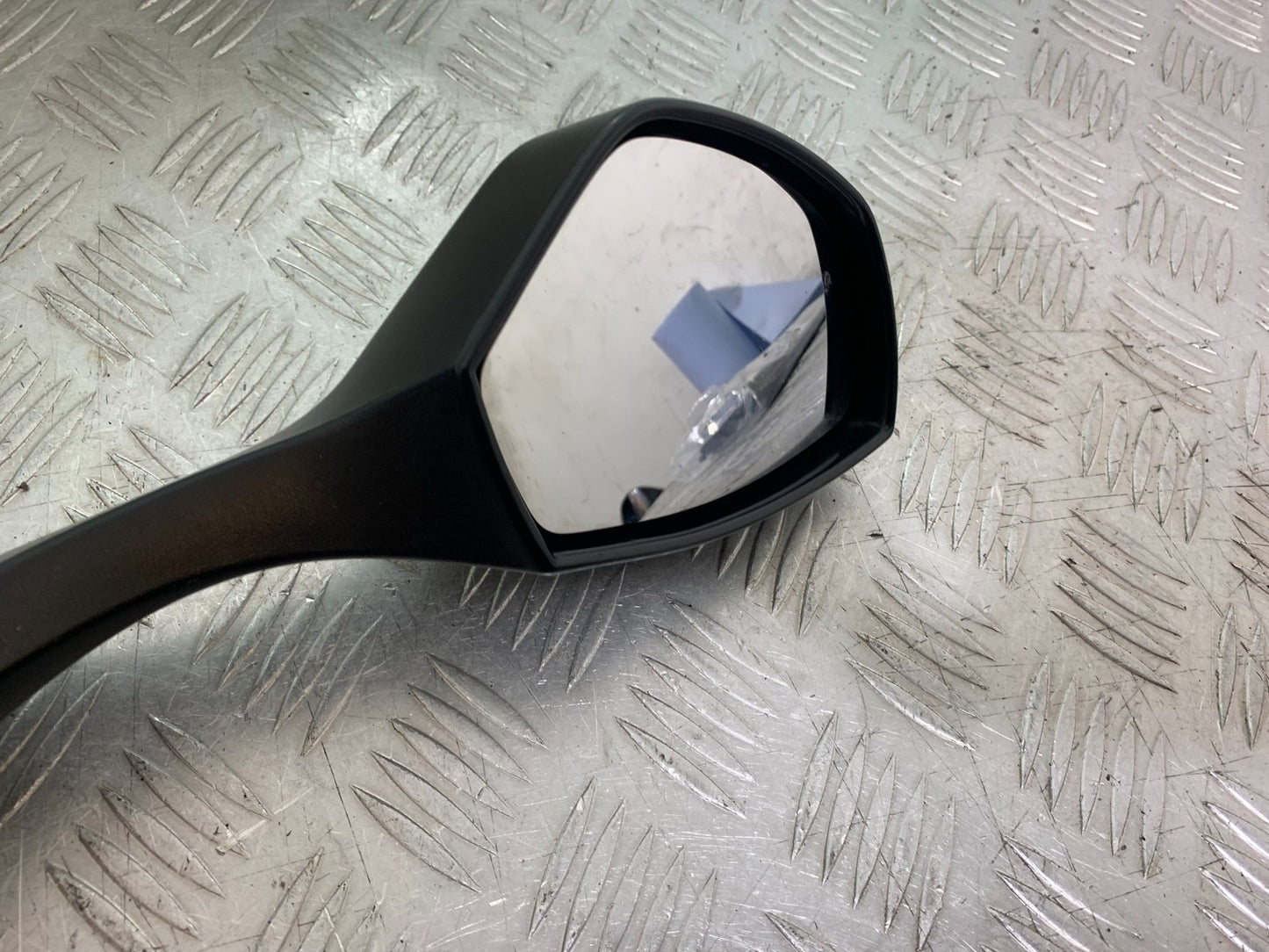 TRIUMPH 1050 SPRINT ST RIGHT MIRROR  2003-2011 (CMB1285)
