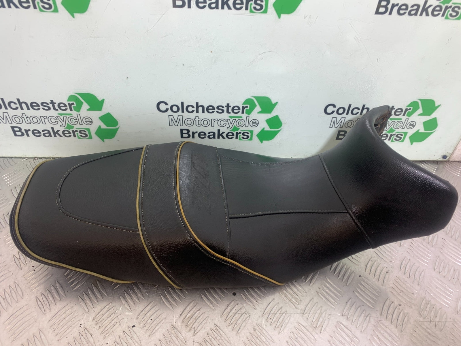 KAWASAKI ZZR1100 D SEAT    YEAR 1993-2001 (CMB1164)