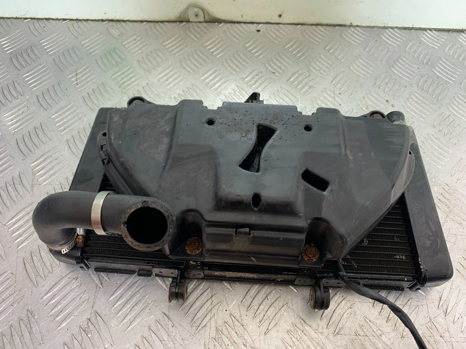 HONDA CBF600 CBF 600 RADIATOR AND FAN YEAR 2004 -07 (CMB1247)