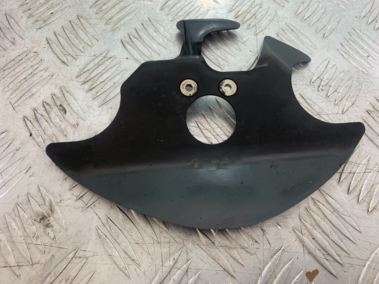 YAMAHA YZF R1 14 B BIG BANG BOTTOM YOKE COVER   2009-14 (CMB1175)
