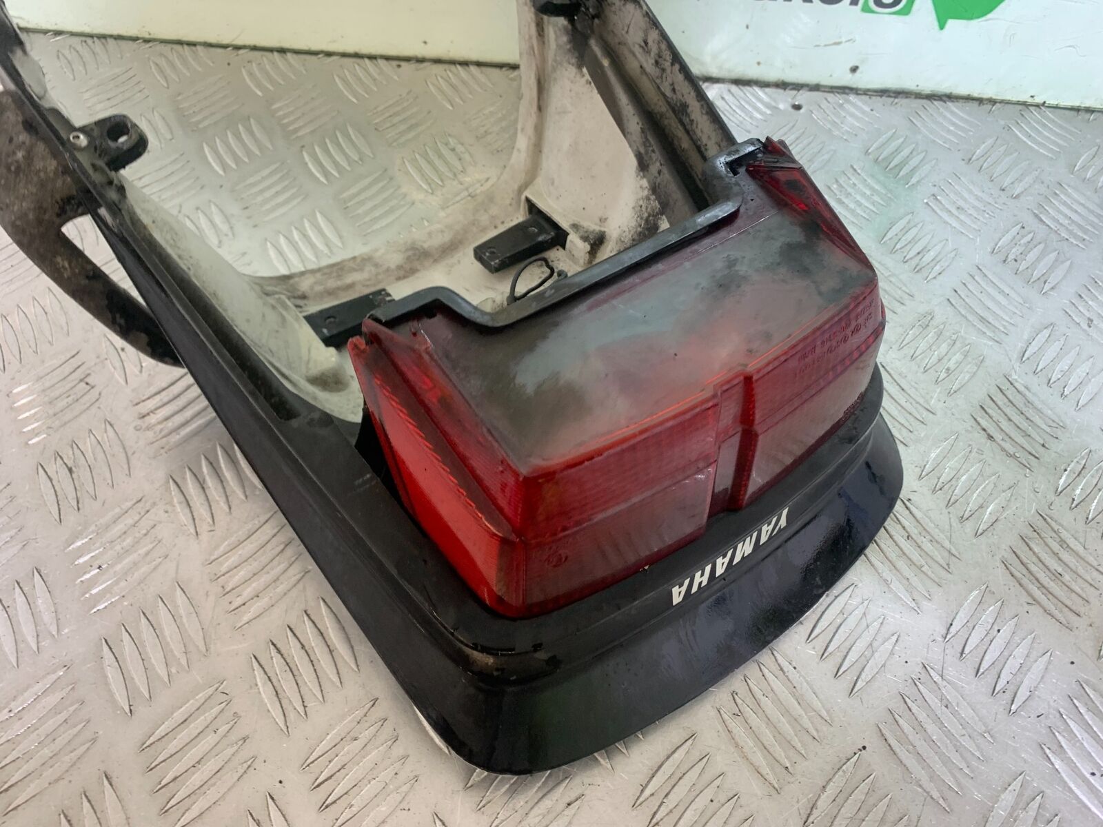 YAMAHA FJ1100 FJ 1100 TAIL PIECE AND REAR LIGHT YEAR 1984-1985 (CMB1101)