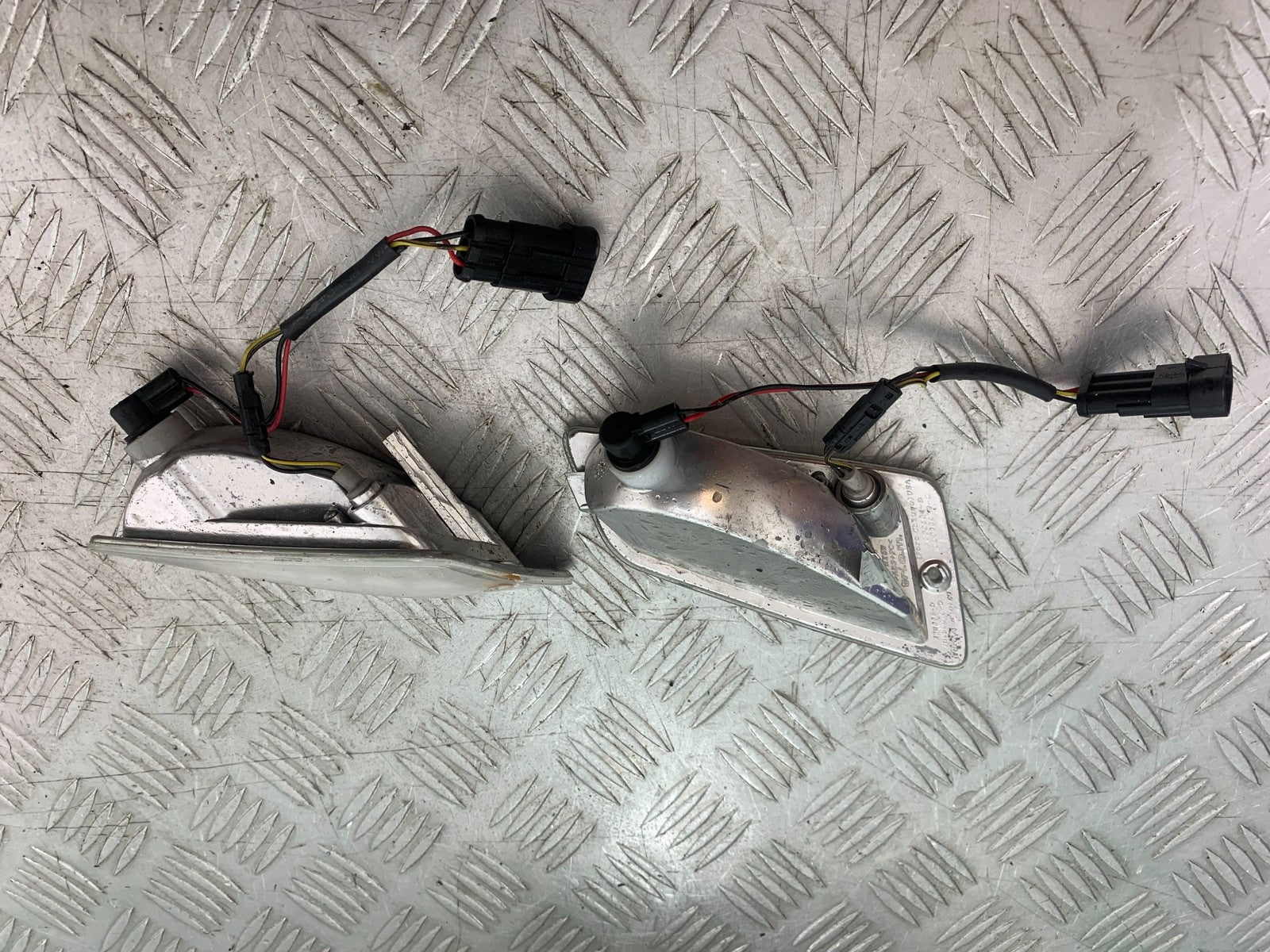 PIAGGIO VESPA GTS 125 FRONT NDICATORS  YEAR 2009-2014  (CMB1261)