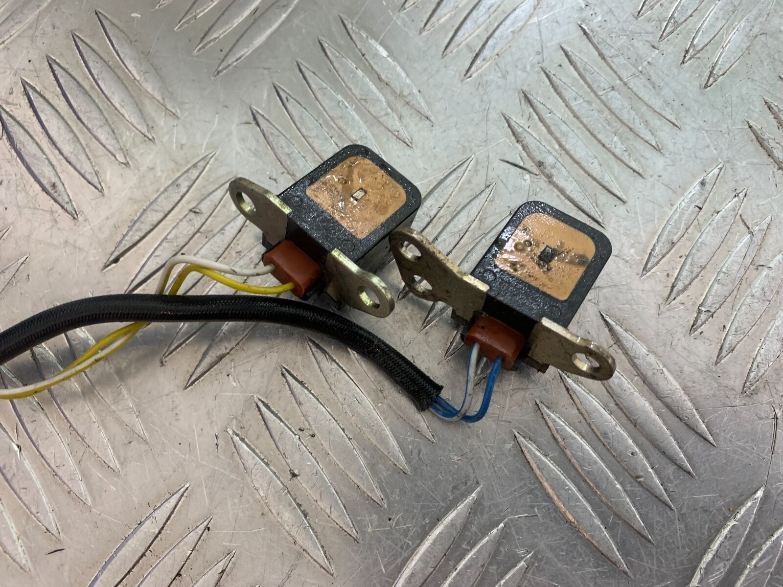 HONDA VFR750 VFR 750 FL-M-N-P IGNITION PICK UPS   YEAR 1990-93 (CMB1093)