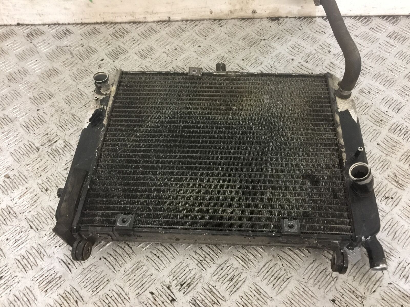 YAMAHA FJR1300 FJR 1300 RADIATOR  YEAR 2001-05 (STOCK 814)
