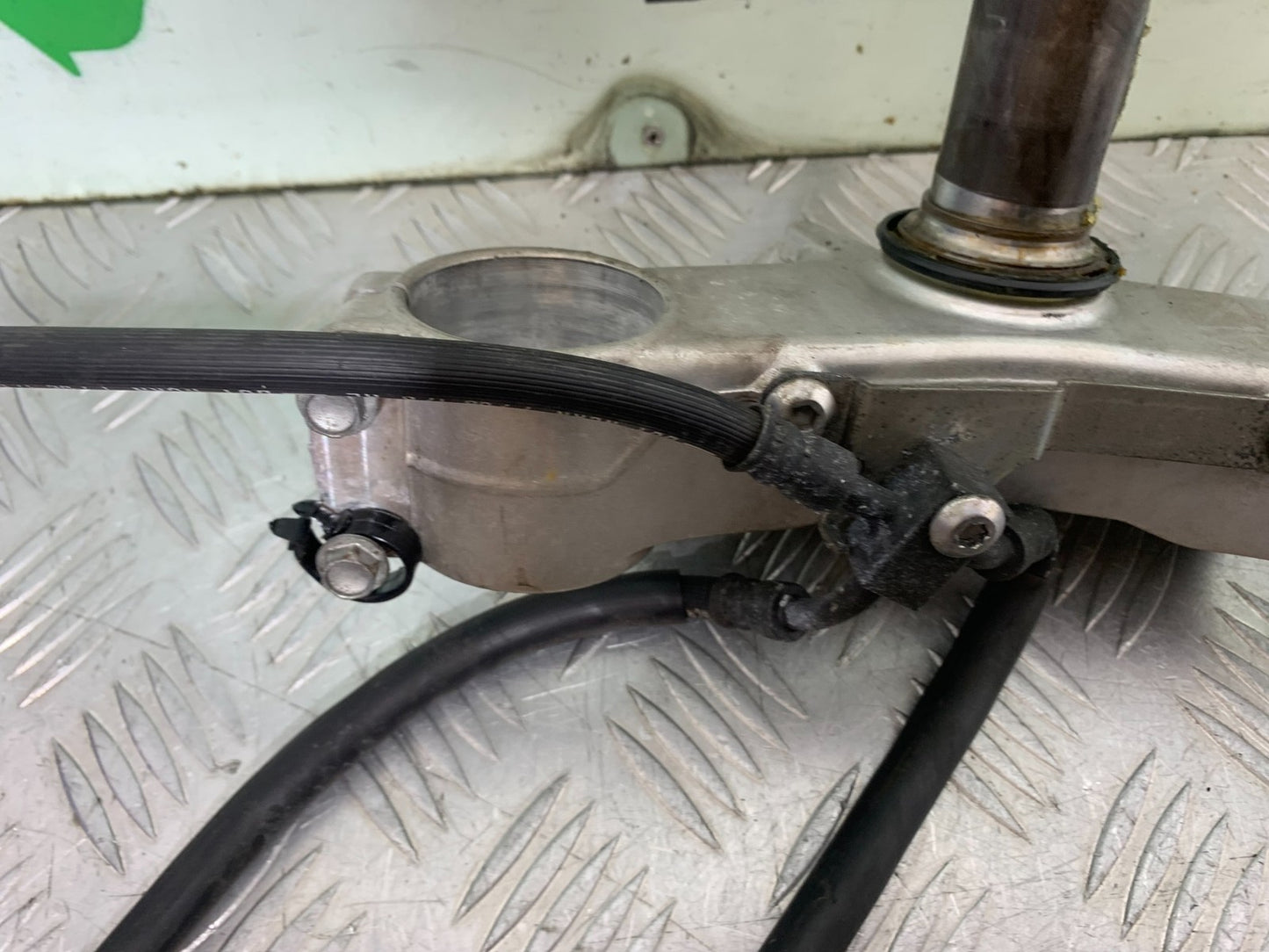 KAWASAKI ZX10R ZX10 R BOTTOM YOKE   2008-2010 (CMB1301)
