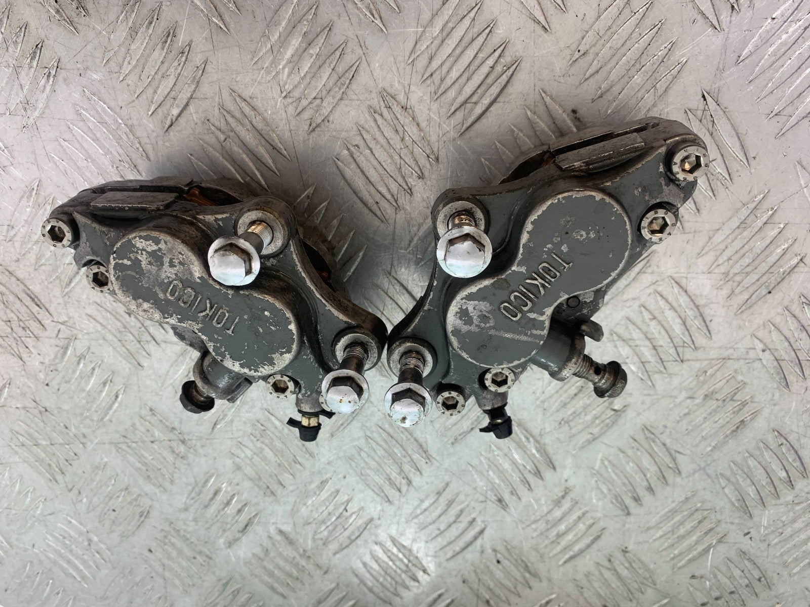 KAWASAKI ZZR1100 D FRONT BRAKE CALIPERS YEAR 1993-2001 (CMB1289)
