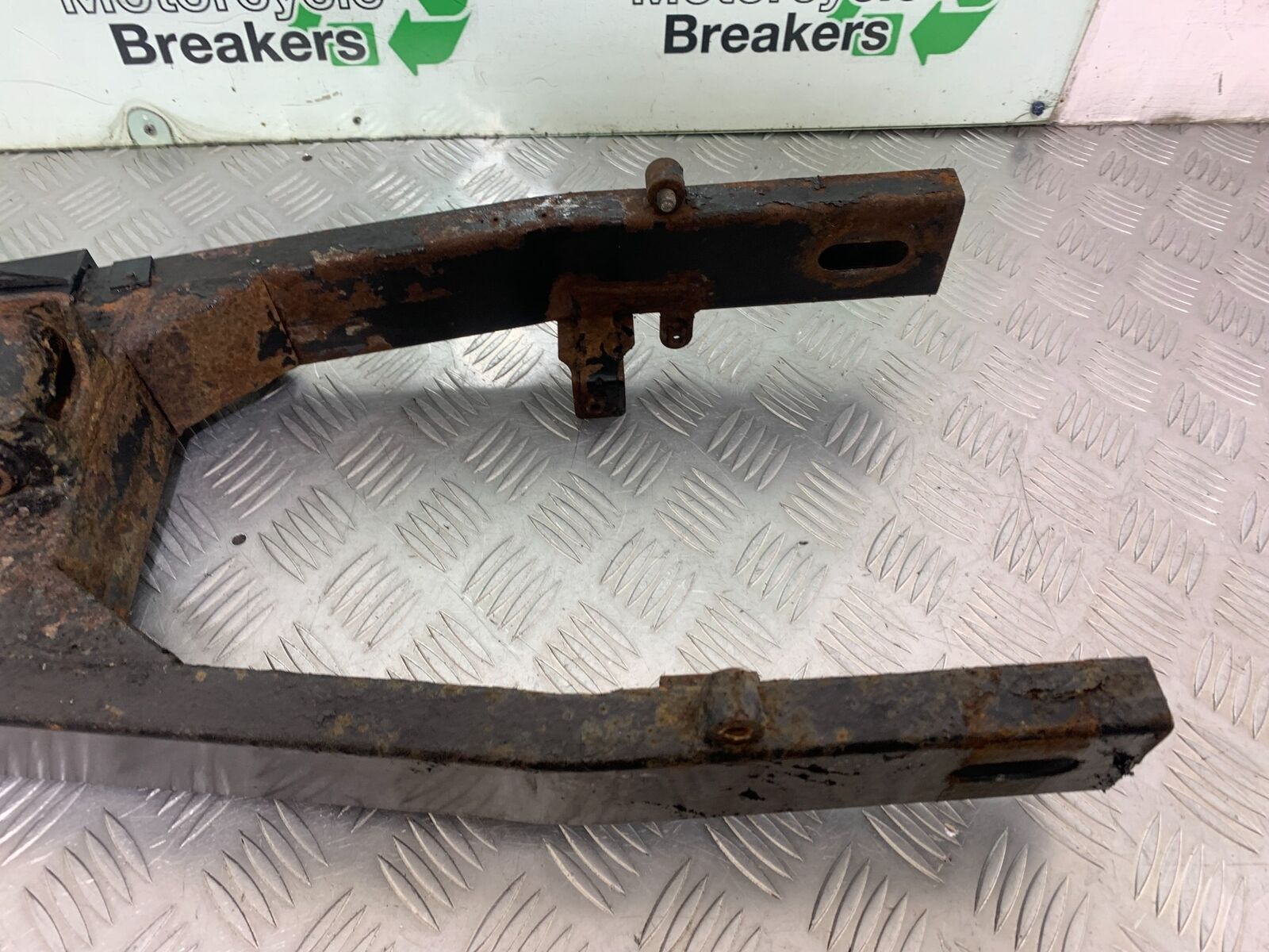 KAWASAKI Z750 Z 750 SWINGARM  YEAR 2004-2006  (CMB1104)