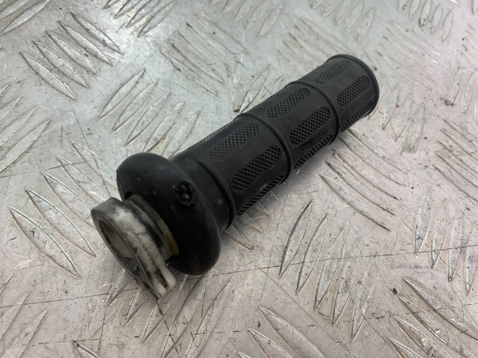 KAWASAKI ZX9R ZX9 E1 THROTTLE TWIST GRIP  YEAR 2000-01 (CMB1171)