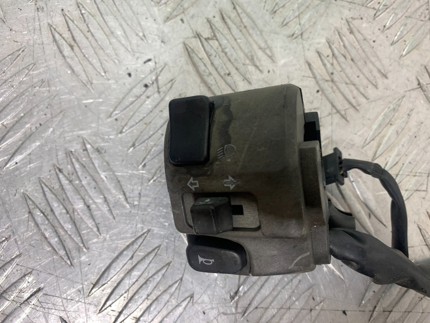 KAWASAKI ZX9R ZX9 C LEFT SWITCH GEAR  YEAR 1998-99 (CMB1213)