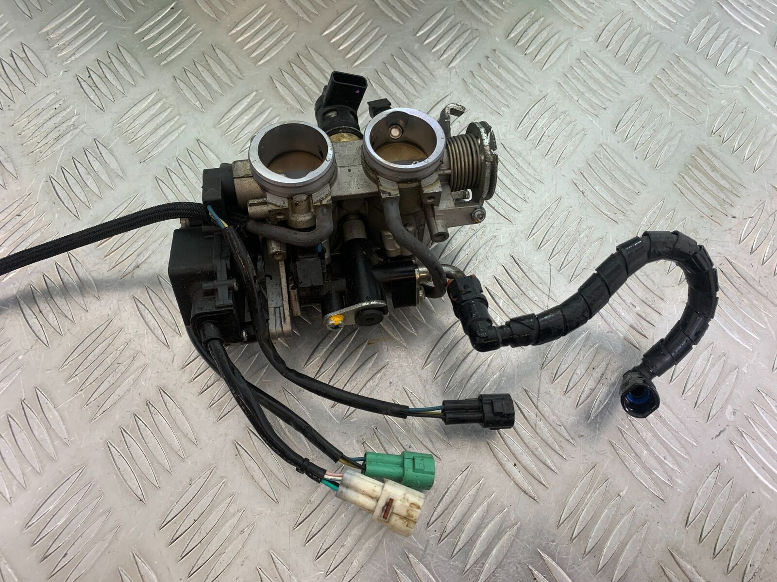 SUZUKI INTRUDER VL800 C800 THROTTLE BODIES YEAR 2012-16 (CMB1039)