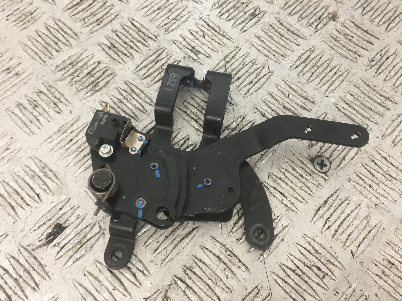 SUZUKI 650 BURGMAN REAR CALIPER ADJUSTER  YEAR 2014-2018 (STOCK 769)