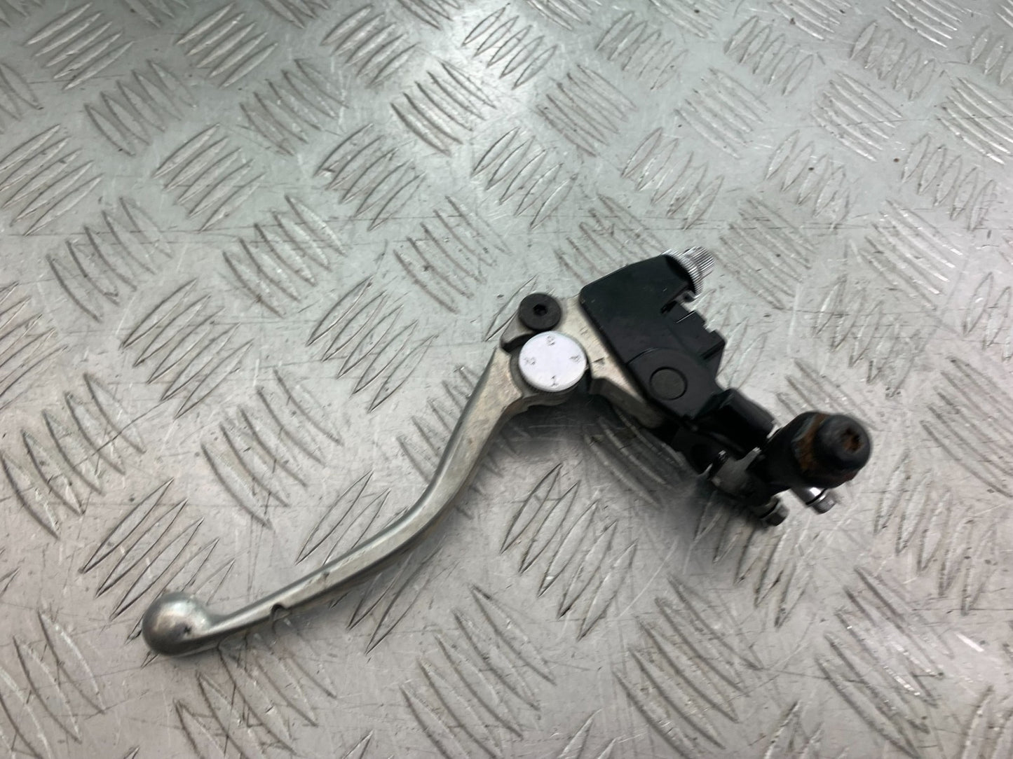 TRIUMPH 675 STREET TRIPLE RX CLUTCH LEVER AND BRRACKET   2015- 2017 (CMB1299)